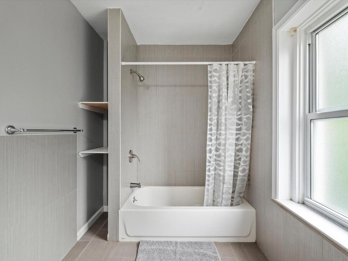 Oakland/university @f Spacious And Quiet Private Bedroom With Shared Bathroom Privatunterkunft Pittsburgh